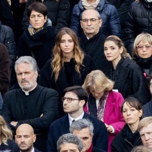 Clotilde Courau et sa fille Vittoria - Obsèques du pape émérite Benoit XVI (Joseph Ratzinger) sur la place Saint-Pierre du Vatican le 5 janvier 2023. 