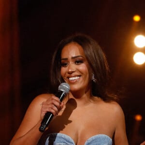 Exclusif -  Amel Bent chante "Tu l'aimes encore" - Enregistrement de l'émission "M6 sur son 31", présentée par E.Gossuin et diffusée le 31 décembre sur M6 © Christophe Clovis / Bestimage