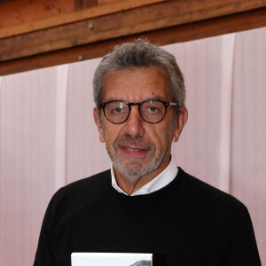 Michel Cymes - Personnalités à la 40ème Foire du Livre de Brive-la-Gaillarde. Le 5 novembre 2022 © Jean-Marc Lhomer / Bestimage