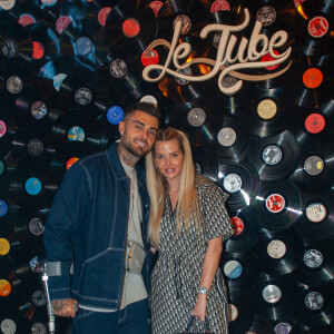 Exclusif - Thibault Garcia et sa femme Jessica Thivenin lors de la soirée " Come Chill with Booba " au bar Le Tube à Dubaï le 21 octobre 2021. © Nicolas Briquet / Bestimage