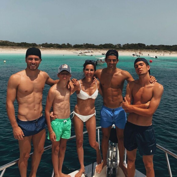 Véronique Zidane et ses fils Luca, Elyaz, Enzo et Théo. Mai 2019.