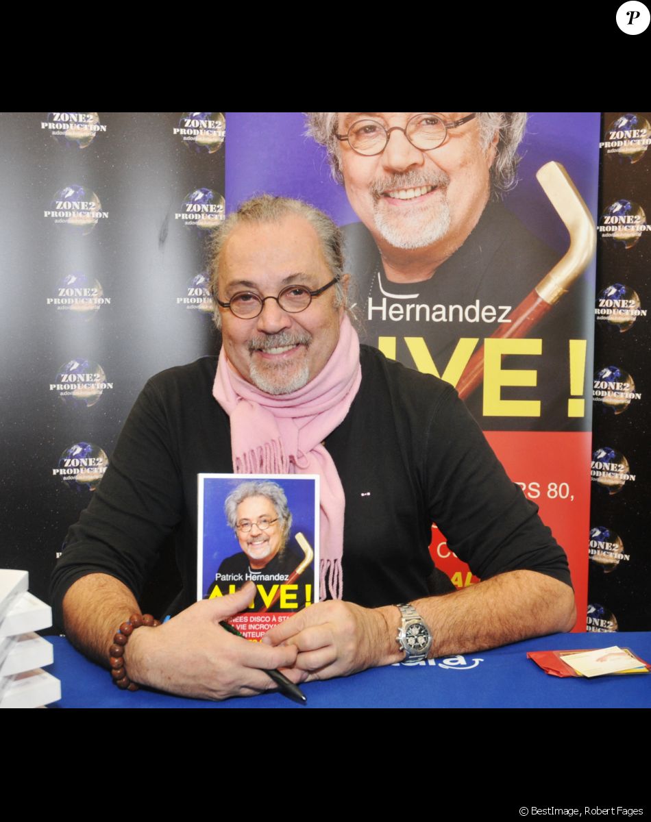 Patrick Hernandez dédicace "Alive!" son livre autobiographique à Narbonne le 30 novembre 2016. © Robert Fages / Bestimage