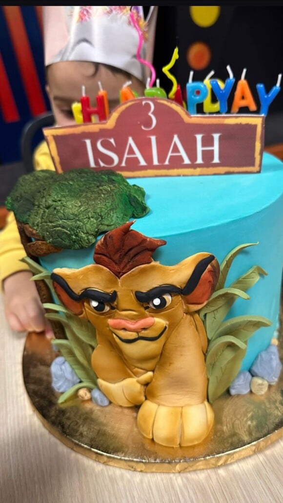 Isaiah fête son 3ème anniversaire. Instagram