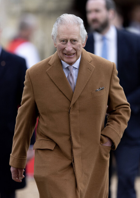 Le roi Charles III à la sortie du service dominical à l'église St Lawrence à Norfolk, le 8 janvier 2023. 