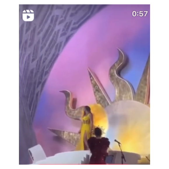 Sur Instagram, Kenza Smg dévoilé des images exclusives du show dans sa story.