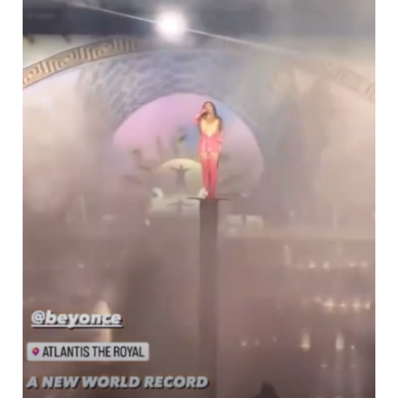 Sur Instagram, Kenza Smg dévoilé des images exclusives du show dans sa story.