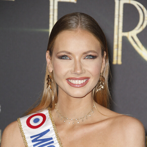 No Web - Amandine Petit (Miss France 2021) - Avant première du film Marvel "Les Eternels" au Grand Rex à Paris le 2 novembre 2021. © Christophe Aubert via Bestimage