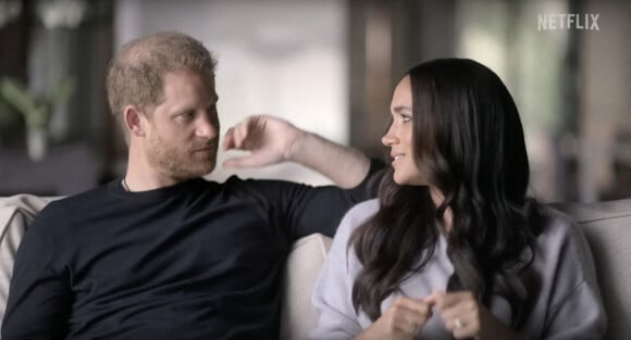 Images du documentaire Netflix "Harry & Meghan". La série comporte six parties et couvre la relation du couple depuis leurs premières fréquentations jusqu'à leur décision de prendre du recul en tant que membres actifs de la famille royale britannique et leurs activités ultérieures. 