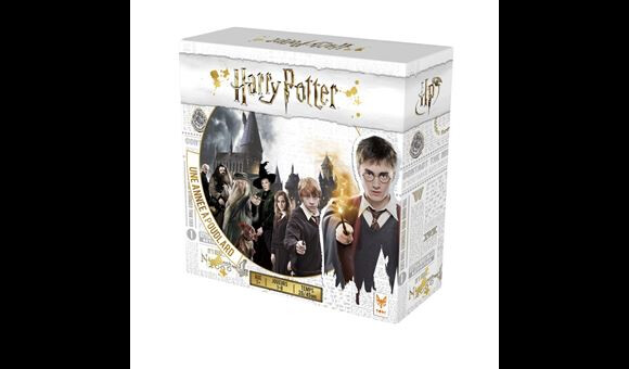 Votre enfant va pouvoir découvrir l'école de ses rêves avec ce jeu de société Topigames Harry Potter une année à Poudlard