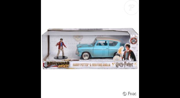 Votre enfant va adorer retrouver le véhicule mythique de la saga avec ce jeu voiture 1:24 Ford Anglia Dickie et figurine Harry Potter