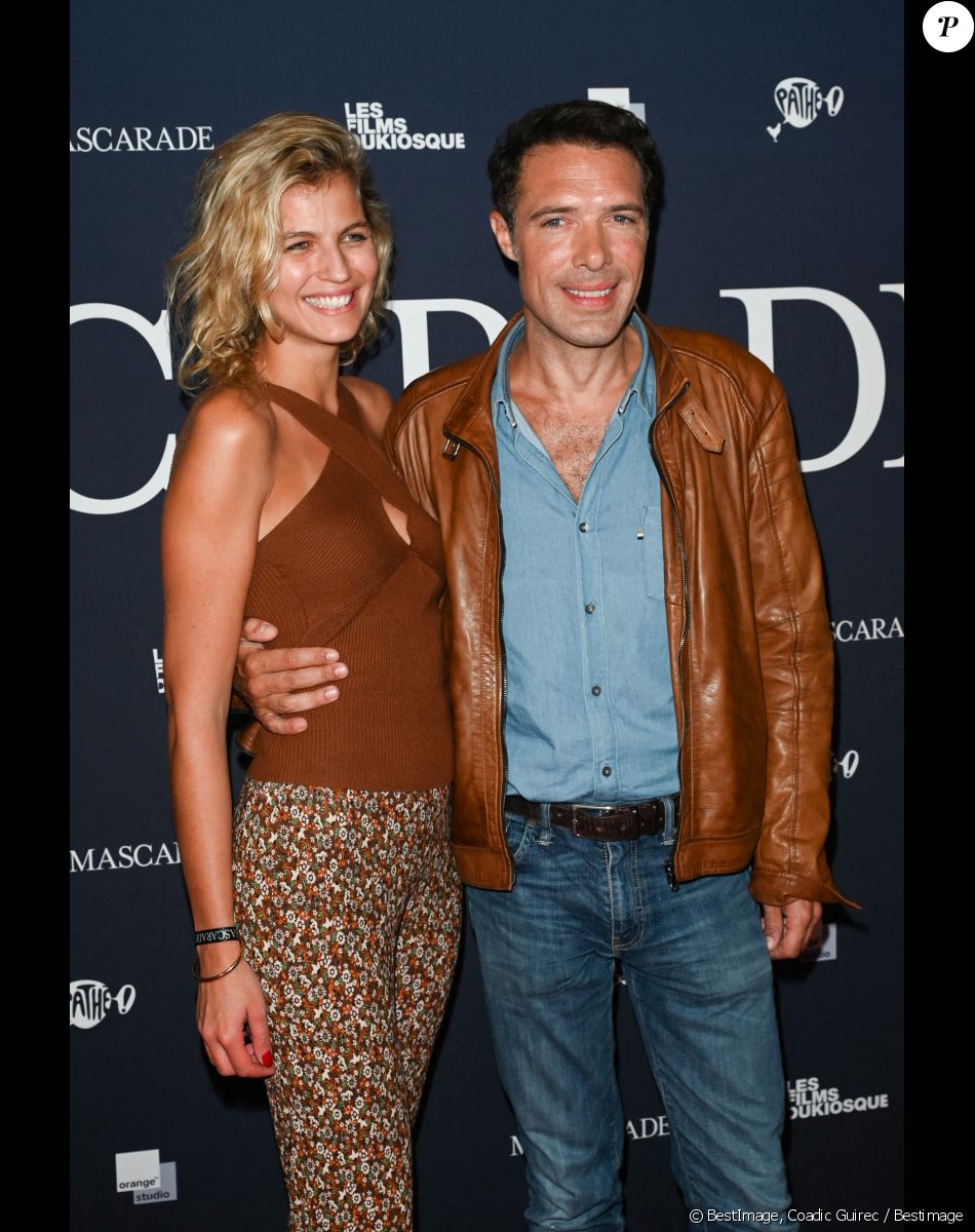 Nicolas Bedos et sa compagne Pauline Desmonts - Avant-première du film "Mascarade" au cinéma Pathé Wepler à Paris. Le 20 octobre 2022 © Coadic Guirec / Bestimage
