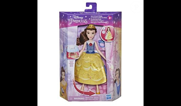 Une tenue 2-en-1, c'est possible avec cette poupée Disney Princesse Belle et ses tenues