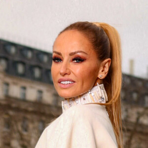 Exclusif - Adriana Karembeu - Sorties du défilé de mode Haute-Couture Stéphane Rolland au Théâtre National de Chaillot lors de la Fashion Week Printemps-été 2023 de Paris, France, le 24 janvier 2023. © Pierre Perusseau/Bestimage 