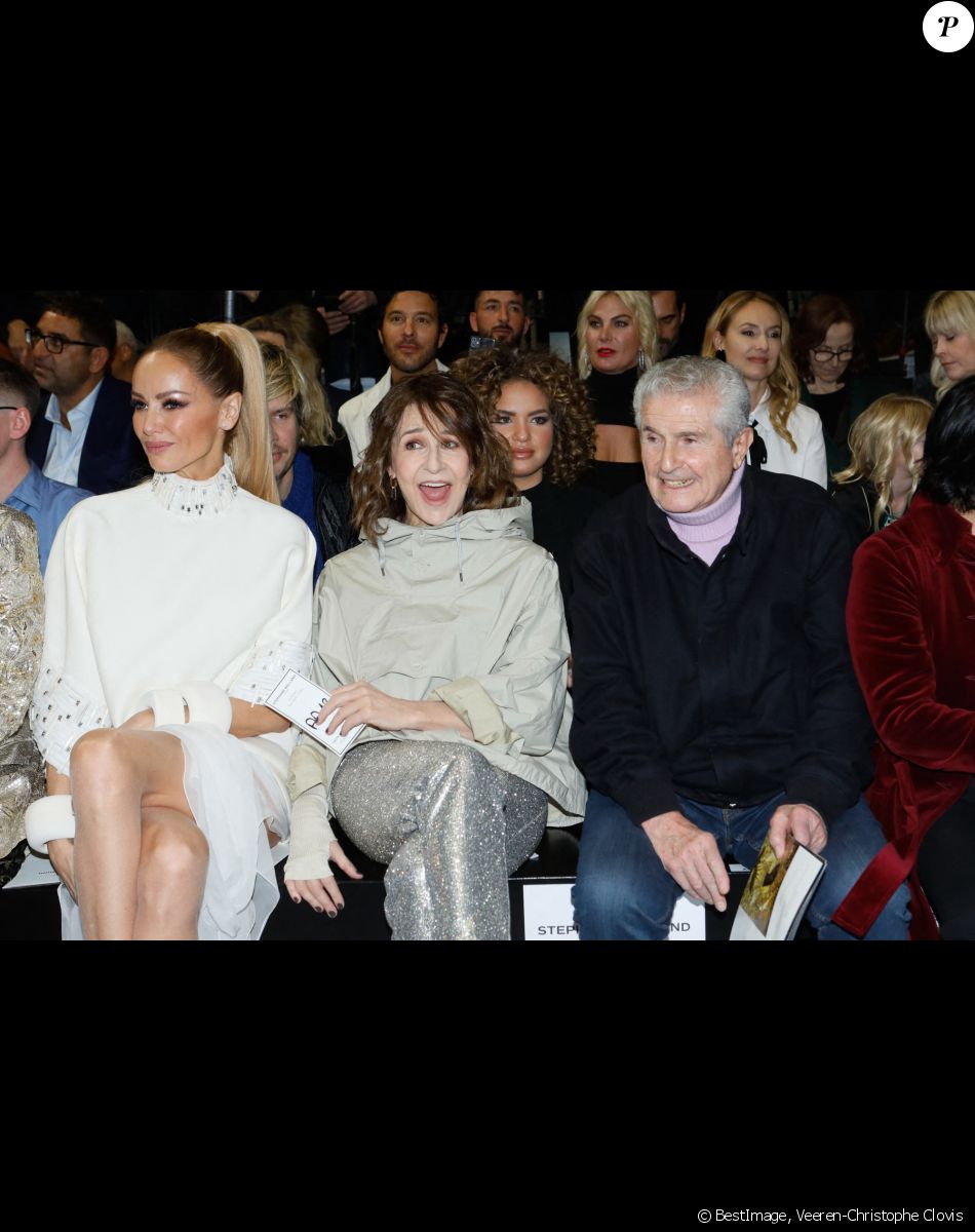 Adriana Karembeu, Valérie Lemercier, Claude Lelouch - People au défilé de mode Haute-Couture "Stéphane Rolland" au Théâtre de Chaillot lors de la fashion week à Paris. Le 24 janvier 2023 © Veeren-Christophe Clovis / Bestimage