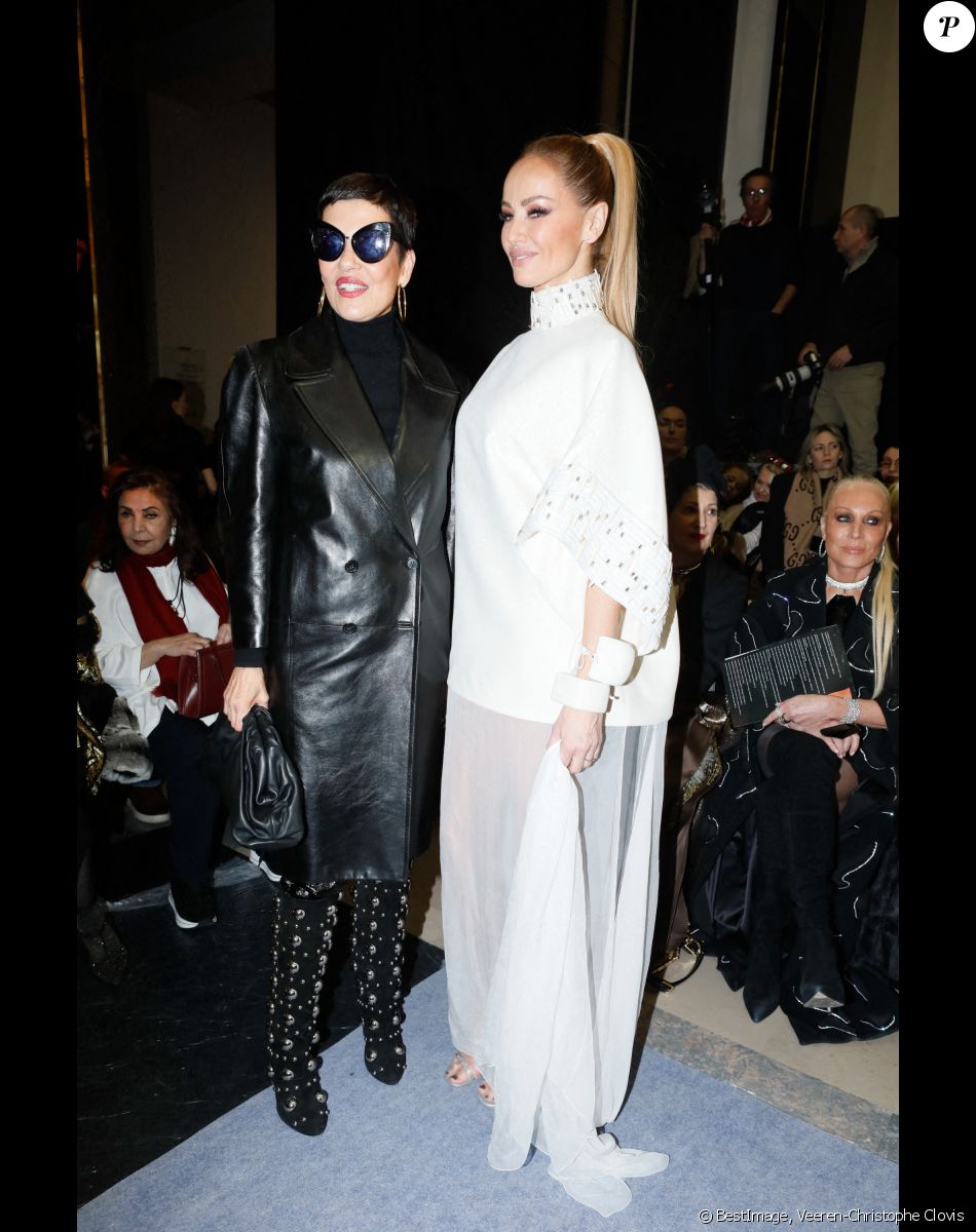 Cristina Cordula et Adriana Karembeu - People au défilé de mode Haute-Couture "Stéphane Rolland" au Théâtre de Chaillot lors de la fashion week à Paris. Le 24 janvier 2023 © Veeren-Christophe Clovis / Bestimage
