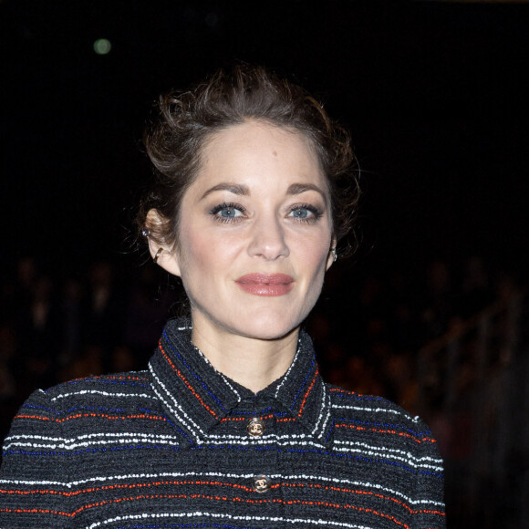 Marion Cotillard - Front Row au deuxième défilé de mode Haute-Couture Chanel au Grand Palais Éphémère lors de la Fashion Week Printemps-été 2023 de Paris, France, le 24 janvier 2023. © Olivier Borde/Bestimage 