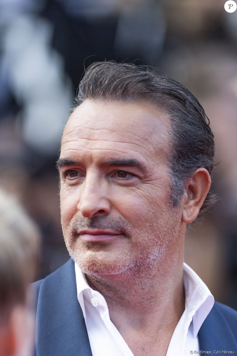 Jean Dujardin Montée des marches du film L'Innocent lors du 75ème