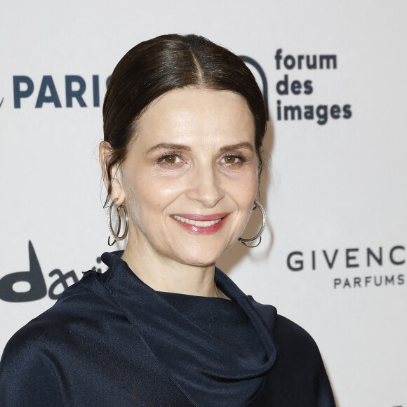 Juliette Binoche au photocall de la 28ème Cérémonie des Lumières de la presse internationale au Forum des Images à Paris le 16 janvier 2023. © Marc Ausset-Lacroix / Pierre Perusseau / Bestimage