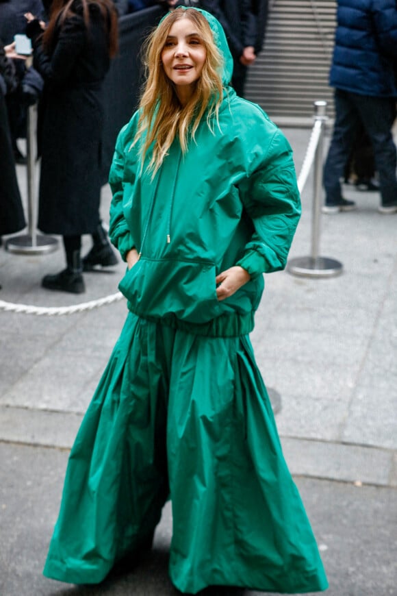 Clotilde Courau - Arrivées au défilé de mode Haute-Couture Elie Saab au Carreau du Temple lors de la Fashion Week Printemps-été 2023 de Paris, France, le 25 janvier 2023. © Christophe Clovis/Bestimage 