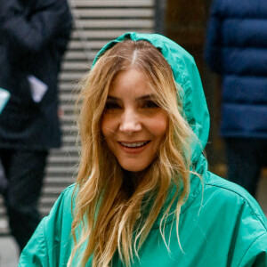 Clotilde Courau - Arrivées au défilé de mode Haute-Couture Elie Saab au Carreau du Temple lors de la Fashion Week Printemps-été 2023 de Paris, France, le 25 janvier 2023. © Christophe Clovis/Bestimage 