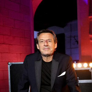 Exclusif - Jean-Luc Reichmann - Backstage de l'enregistrement de l'émission "La chanson challenge" au Château de Chambord, qui sera diffusée le 26 juin sur TF1 Après le succès de la première édition, "LA CHANSON CHALLENGE" revient sur TF1 pour une soirée inédite et exceptionnelle, produite par DMLS TV, le samedi 26 juin à 21h05. "LA CHANSON CHALLENGE" est une émission au cours de laquelle de nombreux artistes vont se lancer un challenge : chanter une chanson très éloignée de leur univers habituel. © Gaffiot-Moreau / Bestimage