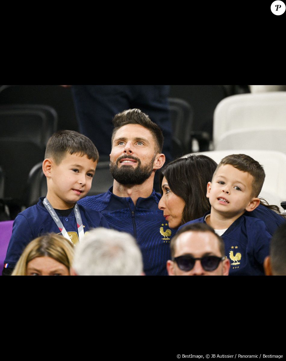 Olivier Giroud pose avec sa femme et tous leurs enfants : un 