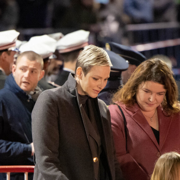 La princesse Charlène de Monaco avec ses enfants la princesse Gabriella de Monaco, comtesse de Carladès, et le prince Jacques de Monaco, marquis des Baux, Mélanie-Antoinette de Massy - La famille princière de Monaco participe à l'embrasement de la barque lors des célébrations de la Sainte-Dévote sur le quai Albert 1er à Monaco le 26 janvier 2023. © Claudia Albuquerque / Bestimage