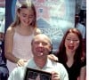 Phil Collins avec ses filles Lily et Joely à Hollywood en 1999