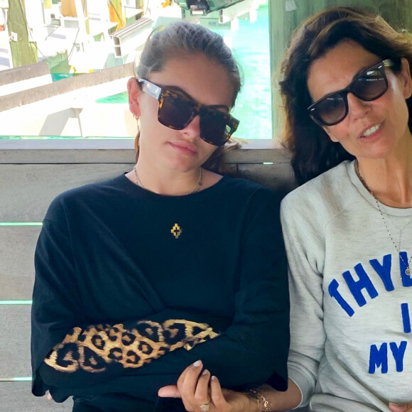 Exclusif - Thylane Blondeau et sa mère Véronika Loubry pendant leurs vacances en famille pour fêter les 18 ans de Thylane sur l'île de Staniel Cay, aux Bahamas, le 5 avril 2019.