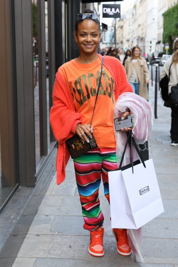 Exclusif - Christina Milian fait du shopping lors de la Fashion Week de Paris (PFW), France, le 30 septembre 2022. 