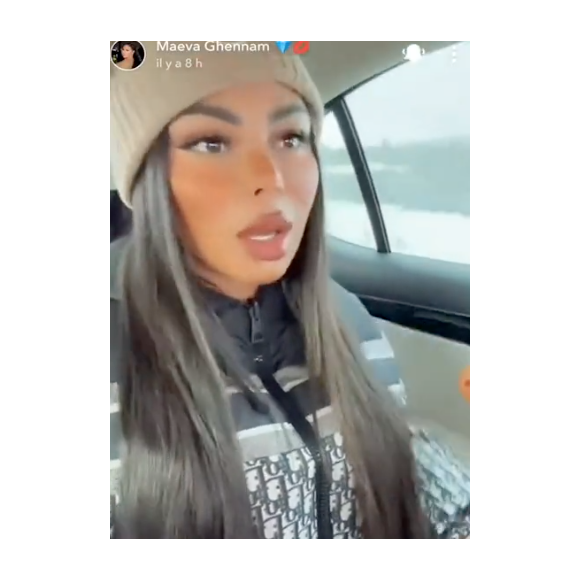 Maeva Ghennam en Islande avec sa maman
