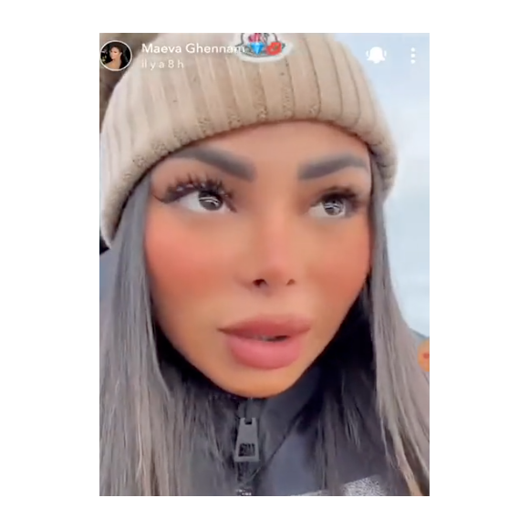 Maeva Ghennam en Islande avec sa maman