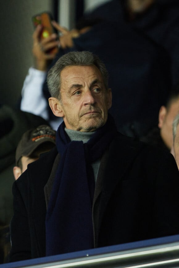 Nicolas Sarkozy - People en tribunes du match de Ligue 1 Uber Eats "PSG contre Reims" (1-1) au Parc des Princes à Paris.