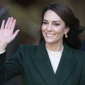 Catherine (Kate) Middleton, princesse de Galles, arrive au complexe de marché Kirkgate sur Vicar Lane à Leeds, West Yorkshire, Royaume Uni, le 31 janvier 2023, où elle rencontre des vendeurs et des membres du public pour le lancement de la campagne Shaping Us qui sensibilise à l'importance unique de la petite enfance. 