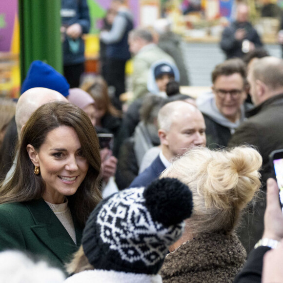 Catherine (Kate) Middleton, princesse de Galles, arrive au complexe de marché Kirkgate sur Vicar Lane à Leeds, West Yorkshire, Royaume Uni, le 31 janvier 2023, où elle rencontre des vendeurs et des membres du public pour le lancement de la campagne Shaping Us qui sensibilise à l'importance unique de la petite enfance. 
