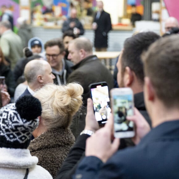 Catherine (Kate) Middleton, princesse de Galles, arrive au complexe de marché Kirkgate sur Vicar Lane à Leeds, West Yorkshire, Royaume Uni, le 31 janvier 2023, où elle rencontre des vendeurs et des membres du public pour le lancement de la campagne Shaping Us qui sensibilise à l'importance unique de la petite enfance. 