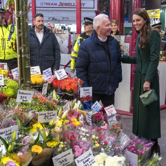 Catherine (Kate) Middleton, princesse de Galles, au complexe de marché Kirkgate sur Vicar Lane à Leeds, West Yorkshire, Royaume Uni, le 31 janvier 2023, où elle rencontre des vendeurs et des membres du public pour le lancement de la campagne Shaping Us qui sensibilise à l'importance unique de la petite enfance. 