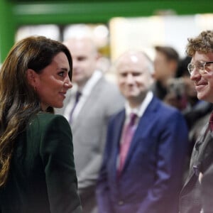 Catherine (Kate) Middleton, princesse de Galles, arrive au complexe de marché Kirkgate sur Vicar Lane à Leeds, West Yorkshire, Royaume Uni, le 31 janvier 2023, où elle rencontre des vendeurs et des membres du public pour le lancement de la campagne Shaping Us qui sensibilise à l'importance unique de la petite enfance. 