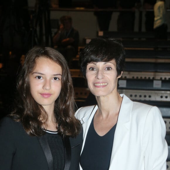 Semi-Exclusif - Marie-Claude Pietragalla et sa fille Lola - People au défilé de mode "Stéphane Rolland", collection Haute-Couture automne-hiver 2017/2018, à Paris. Le 4 juillet 2017 © CVS - Veeren / Bestimage  Semi-Exclusive - People at Stephane Rolland fashion show Haute-Couture F/W 2017/2018 in Paris. On july 4th 2017 