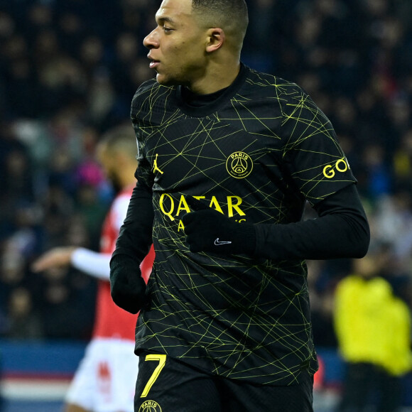 Kylian Mbappé ( 7 - PSG ) - Match de Ligue 1 Uber Eats "PSG - Reims (1-1)" au Parc des Princes, le 29 janvier 2023. A l'occasion du Nouvel An chinois, les joueurs portent un maillot avec leurs noms floqués en mandarin.