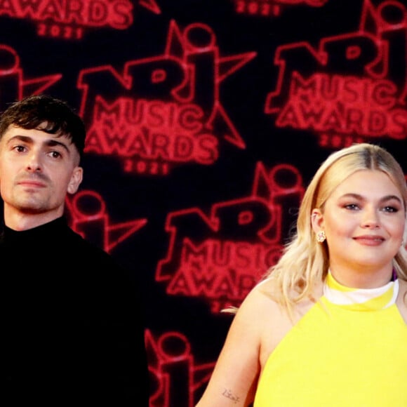 Florian Rossi et sa compagne Louane Emera lors de la 23ème édition des NRJ Music Awards 2021 au Palais des Festivals de Cannes, le 20 novembre 2021. © Dominique Jacovides/Bestimage 