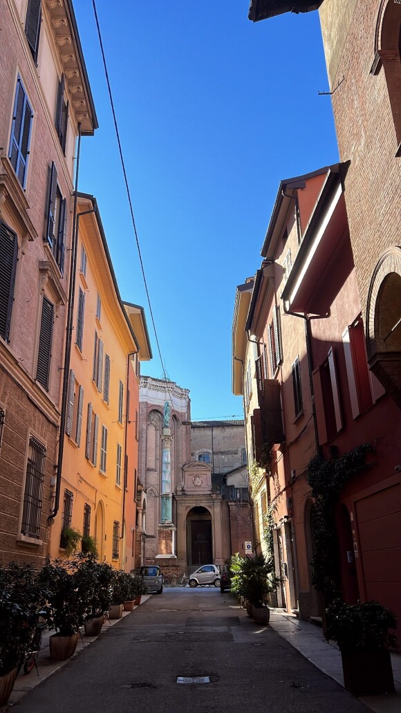 Louane Emera et son compagnon Florian Rossi sont séparés le temps d'un voyage en Italie @ Instagram