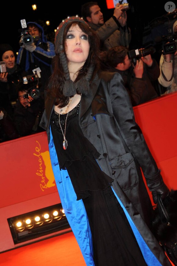 Isabelle Adjani, sur le tapis rouge du Festival du film de Berlin, pour la présentation de son film Mammuth, le vendredi 19 février.