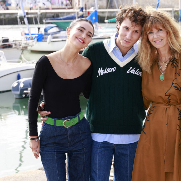 Louna Espinosa, Nemo Schiffman, Gwendoline Hamon au photocall de "Maman ne me laisse pas m'endormir" lors de la 24ème édition du Festival de la Fiction TV de la Rochelle, le 15 septembre 2022. © Christophe Aubert via Bestimage 