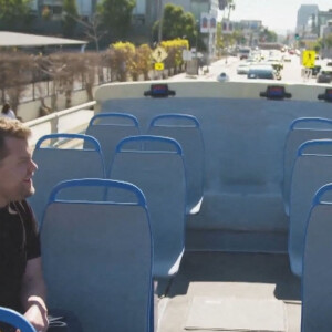 Le prince Harry fait le touriste à Los Angeles dans un bus ouvert pour l'émission de James Corden, le Late Show 
