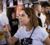 Léa Salamé aide les volontaires à la boutique officielle du festival - Festival Solidays 2022 à l'hippodrome ParisLongchamp le 24 juin 2022. © Jeremy Melloul/Bestimage