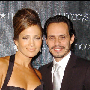Jennifer Lopez et son ex-mari Marc Anthony à la soirée "Macy's Passport 2005" à Santa Monica.
