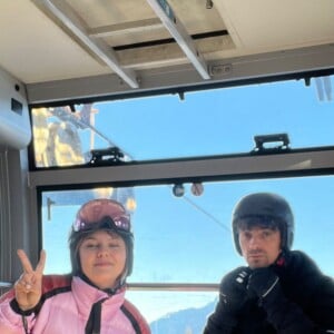 Louane et Florian Rossi en vacances à la montagne. Le 7 janvier 2023.