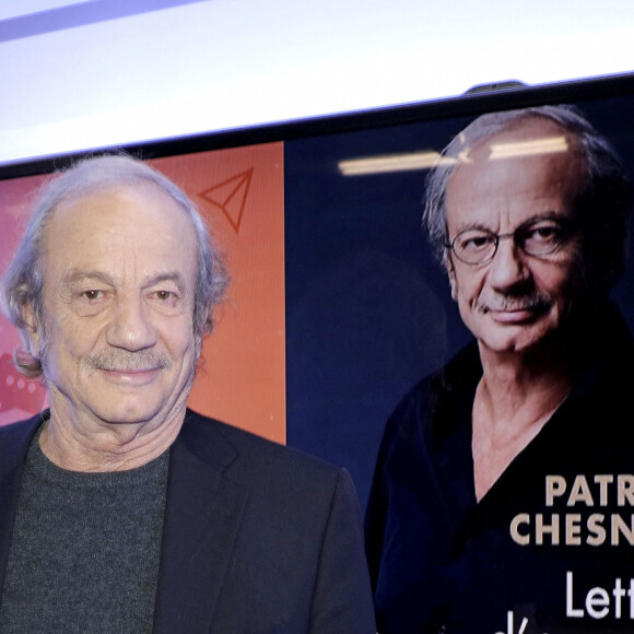Exclusif - Patrick Chesnais pose pour la sortie prochaine de son livre "Lettres d'excuses" lors de l'enregistrement de l'émission "Chez Jordan" à Paris le 9 janvier 2023. © Cédric Perrin/Bestimage