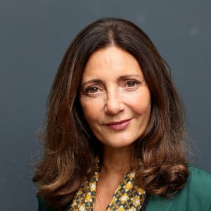 Exclusif - Valerie Karsenti, comédienne et membre du jury du festival, pose à l'occasion du Festival International du film de Saint-Jean-de-Luz, France, le 6 octobre 2022. © Patrick Bernard/Bestimage